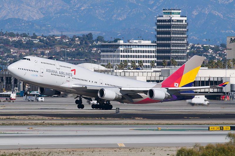 asiana-airlines-boeing-747400-560.jpeg