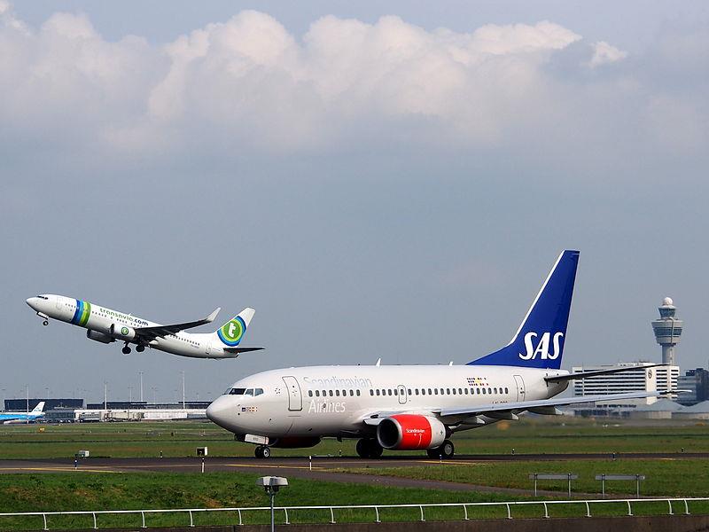 scandinavian-airlines-boeing-737683-914.jpeg