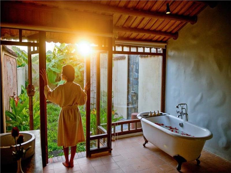 View phòng tắm đầy thiên nhiên