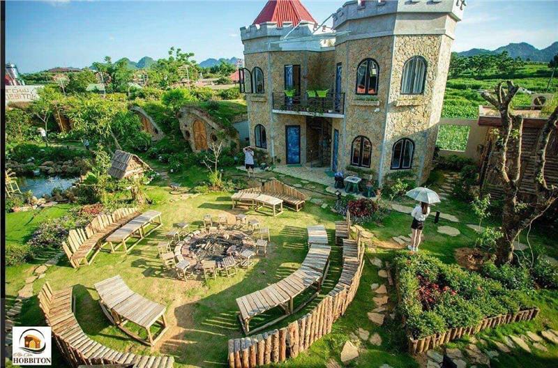 Toàn cảnh lâu đài nhìn từ trên cao