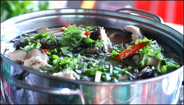 Lẩu rau rừng