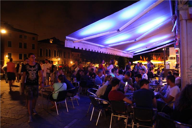 Cuộc sống về đêm ở Venice