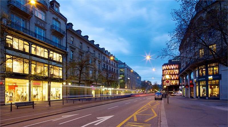 Con phố Bahnhofstrasse ở Zurich
