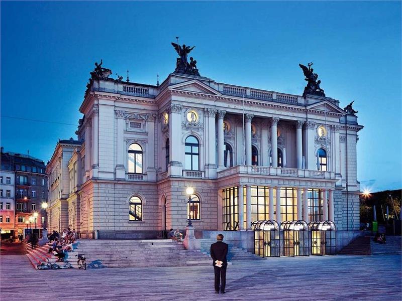 Tòa nhà Opernhaus