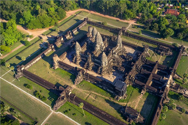 Toàn khung cảnh Angkor Wat chụp từ trên cao