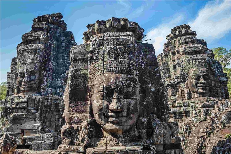 Tầng thứ hai – tầng trần gian của Angkor Wat