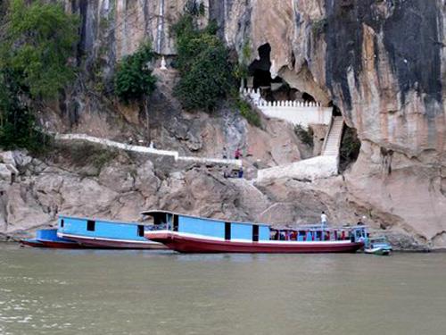 Hang động Pak Ou