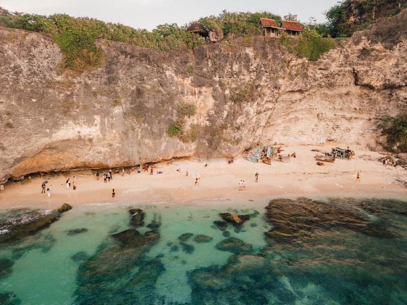 Bãi biển Suluban đẹp say đắm lòng người 