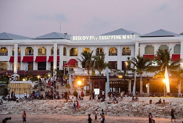 Discovery shopping mall