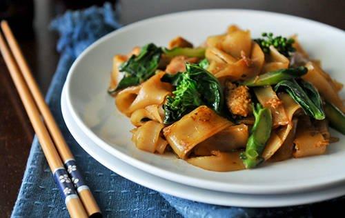 Phở xào (pad see ew)
