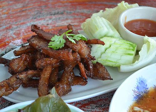 Thịt lợn phơi khô (moo dad diew)