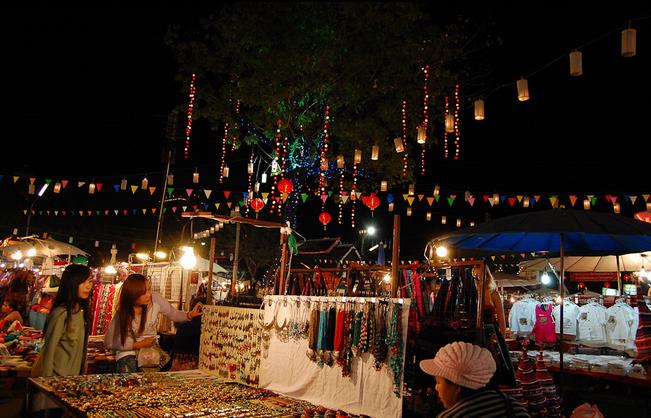 Chợ đêm Phuket