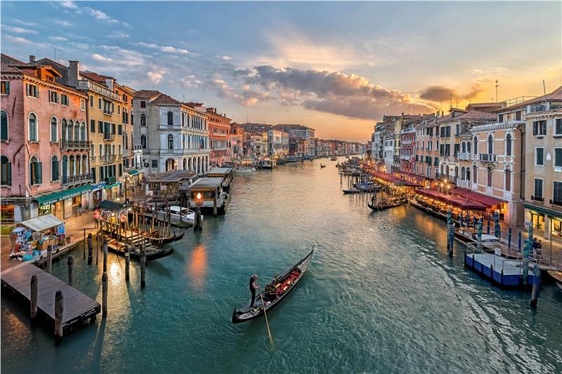 Vé máy bay đi Venice giá rẻ