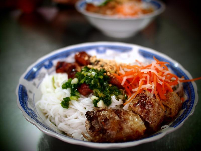 Bún thịt nướng
