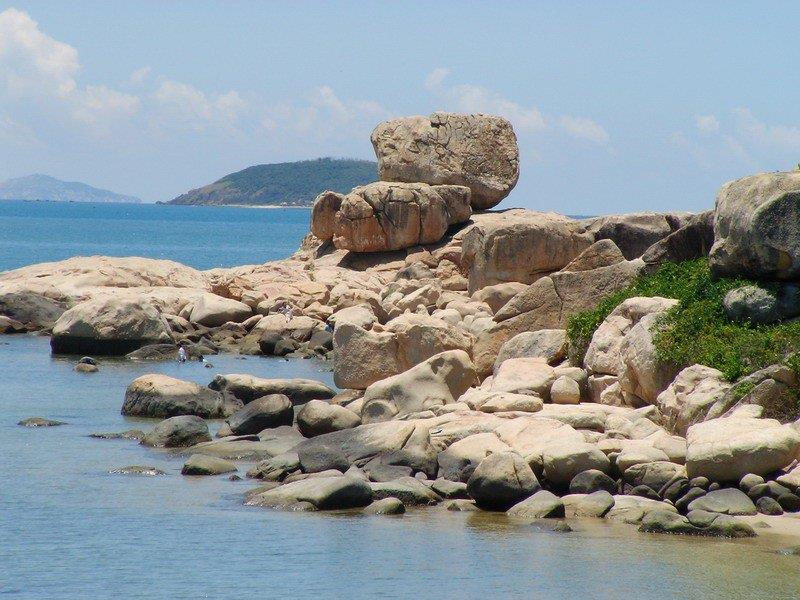 Hòn Vợ - Hòn Chồng
