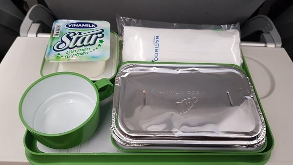 Suất ăn phục vụ của hãng máy bay Bamboo Airways có tốt không?